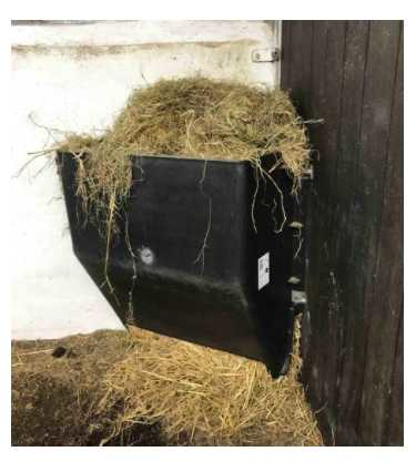 Plastic hay feeding box 200 litres for horse cattle